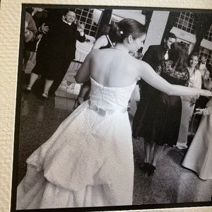 Amsale blue label designer gown. Bridal size 10. Veil included